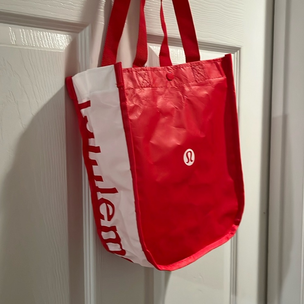 Lululemon shopping bag tote